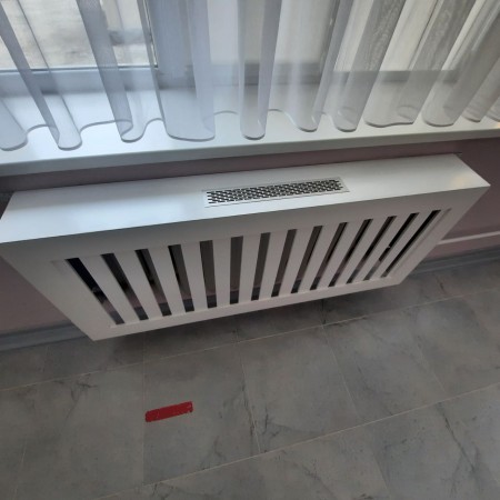 Ecran decorativ pentru radiator , model vertical alb V-7 Ecran decorativ pentru radiator , model vertical alb V-7
