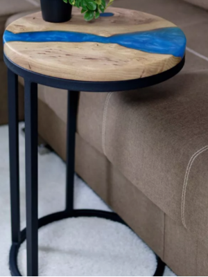 Придиванный столик из эпоксидной смолы V-7