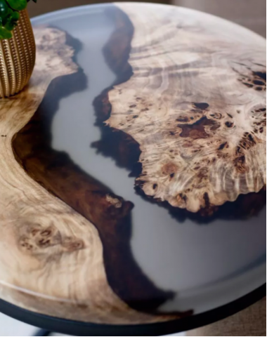 Придиванный столик из эпоксидной смолы V-8