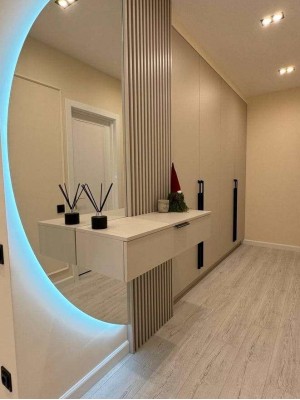 Зеркало со светодиодной подсветкой для прихожей 