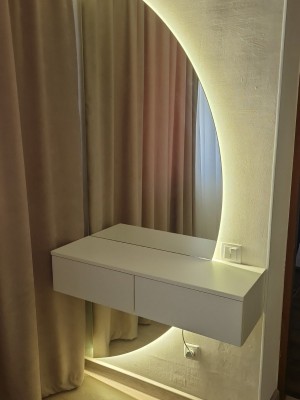 Декоративное зеркало на стену  V-24