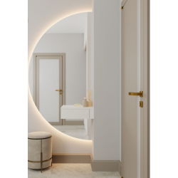 Oglinda decor pe perete 